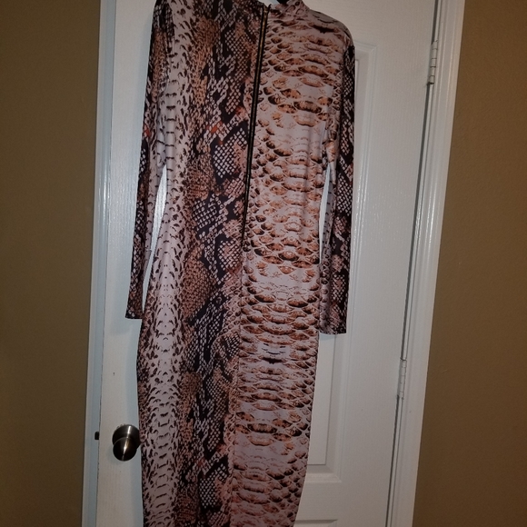 3 Lovely Dresses - Picture 4 of 8